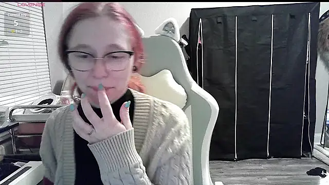 LilyFoxxx online show from January 12, 4:21 am