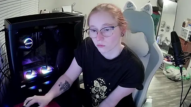 LilyFoxxx online show from October 13, 3:17 am