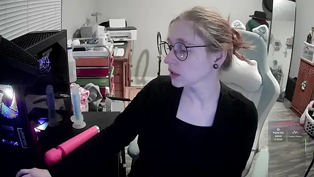 LilyFoxxx online show from February 8, 6:06 am