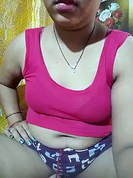 Snapshot of Super-Couple chatting on May 4, 6:31 am Super-Couple online show from May 4, 6:31 am