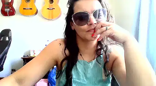 Snapshot of escritorasafada chatting on January 10, 4:09 pm escritorasafada online show from January 10, 4:09 pm