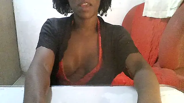 maisinha3193 online show from July 7, 11:31 pm