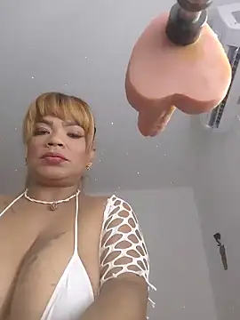 milf venus online show from May 22, 8:25 pm
