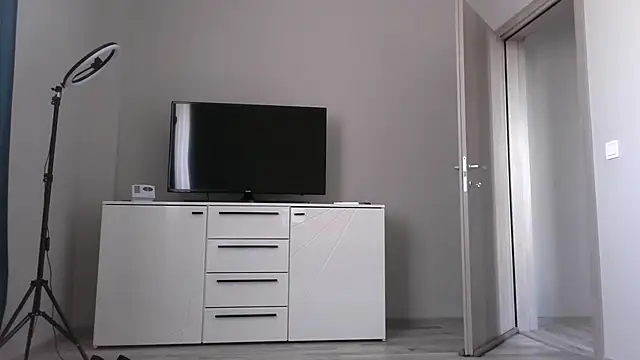 Antonia 1313 online show from January 18, 8:10 am