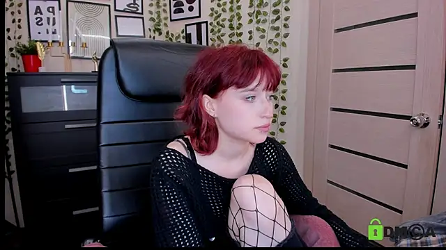 Snapshot of ElizaNik_ chatting on June 14, 2:24 am ElizaNik online show from June 14, 2:24 am