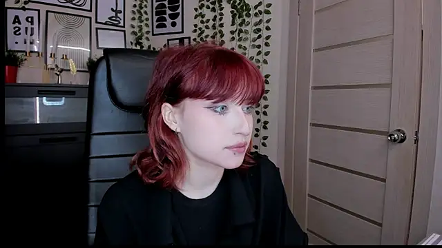 Snapshot of ElizaNik_ chatting on July 8, 10:58 pm ElizaNik online show from July 8, 10:58 pm