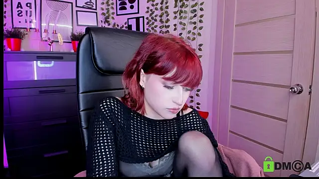 Snapshot of ElizaNik_ chatting on July 11, 12:02 am ElizaNik online show from July 11, 12:02 am