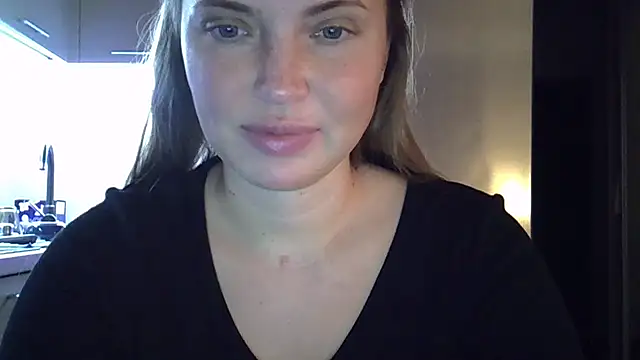 Lucky Anna online show from February 3, 9:09 pm