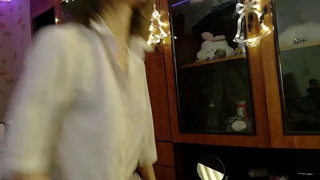 Snapshot of cloudgirrl chatting on January 12, 8:57 pm cloudgirrl online show from January 12, 8:57 pm