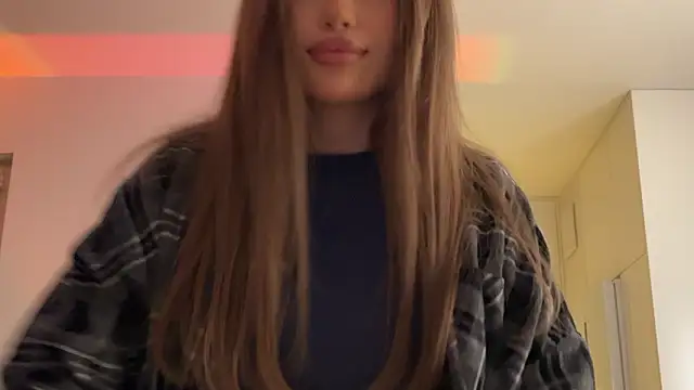 Snapshot of Julia_RL chatting on March 24, 2:05 am Julia RL online show from March 24, 2:05 am