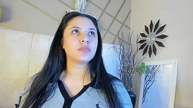 Snapshot of frreeya chatting on February 14, 12:57 pm frreeya online show from February 14, 12:57 pm