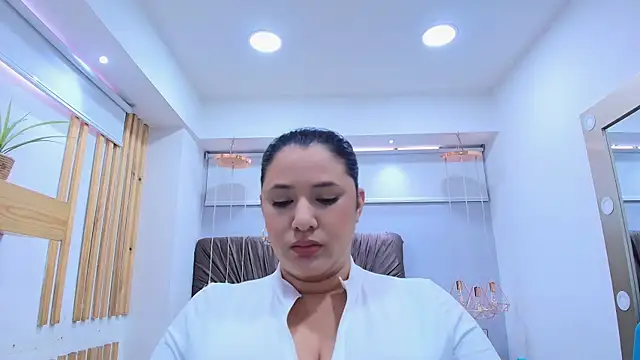 Snapshot of frreeya chatting on May 23, 9:19 pm frreeya online show from May 23, 9:19 pm