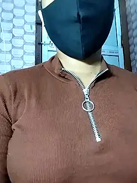 Snapshot of Shivani_Tivari chatting on December 29, 6:05 pm Shivani Tivari online show from December 29, 6:05 pm