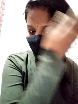 Snapshot of Shivani_Tivari chatting on February 9, 6:26 pm Shivani Tivari online show from February 9, 6:26 pm