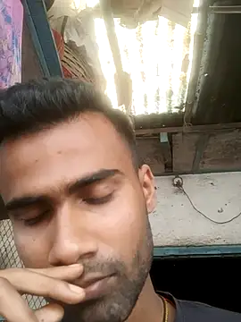 Skinny Bigass 23 online show from March 22, 8:40 am