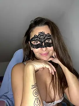 Snapshot of LeMagique- chatting on December 18, 8:57 pm LeMagique- online show from December 18, 8:57 pm