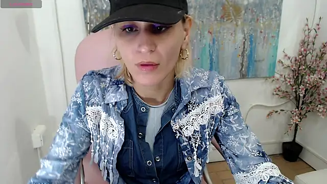 Snapshot of ariana_crazzy chatting on December 29, 5:54 pm ariana crazzy online show from December 29, 5:54 pm