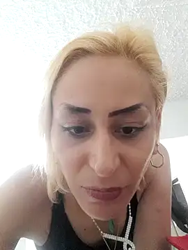 Snapshot of ariana_crazzy chatting on February 15, 6:23 pm ariana crazzy online show from February 15, 6:23 pm