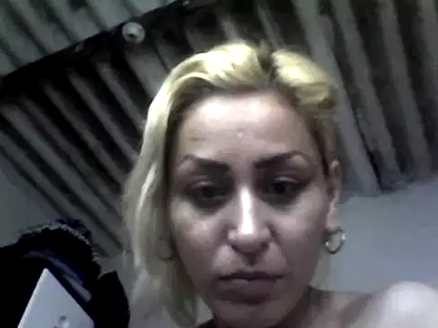 Snapshot of ariana_crazzy chatting on March 11, 8:30 am ariana crazzy online show from March 11, 8:30 am