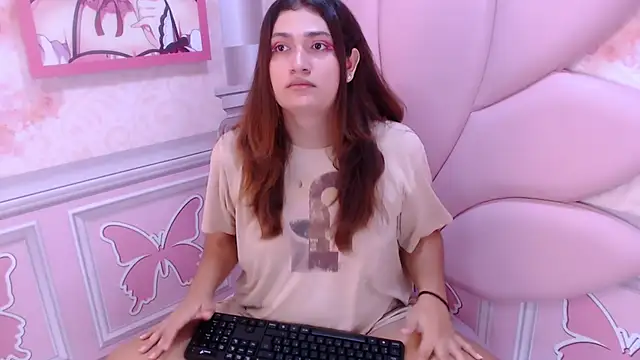 Snapshot of Valery_Maravilla_ chatting on December 23, 12:19 pm Valery Maravilla online show from December 23, 12:19 pm