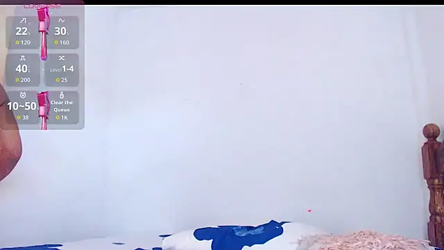 Snapshot of blondebitchlitle chatting on June 28, 12:44 pm blondebitchlitle online show from June 28, 12:44 pm