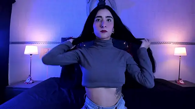 Snapshot of RomeroMoon chatting on December 24, 4:19 pm RomeroMoon online show from December 24, 4:19 pm