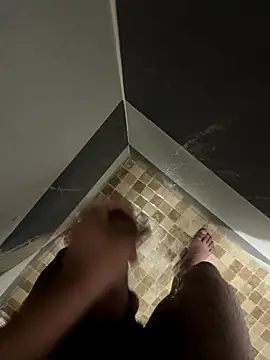 Snapshot of mylovetr1 chatting on October 12, 12:20 am mylovetr1 online show from October 12, 12:20 am