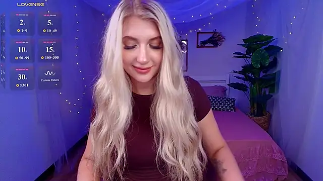Snapshot of Evacadooo chatting on July 5, 3:13 am Evacadooo online show from July 5, 3:13 am