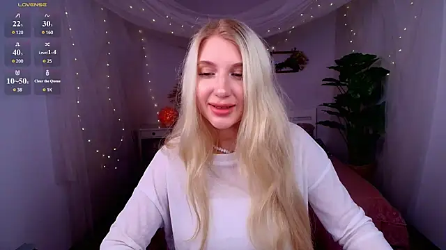 Snapshot of Evacadooo chatting on July 31, 4:12 am Evacadooo online show from July 31, 4:12 am