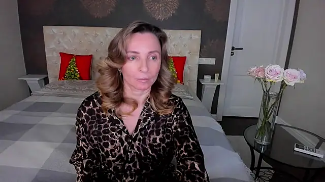 AllisonWilliams online show from December 17, 4:02 pm