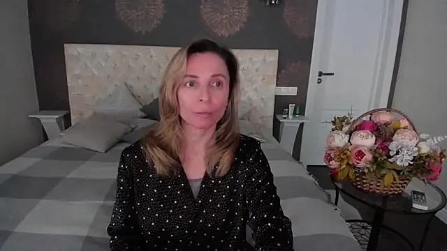 Snapshot of AllisonWilliams chatting on March 30, 4:19 pm AllisonWilliams online show from March 30, 4:19 pm
