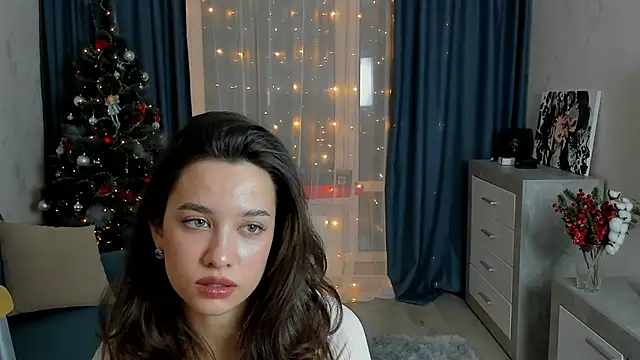 Snapshot of EmeliaReaper chatting on February 17, 1:04 am EmeliaReaper online show from February 17, 1:04 am