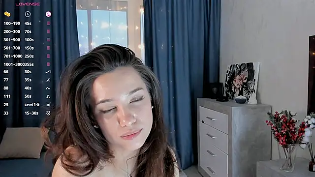 Snapshot of EmeliaReaper chatting on February 23, 4:39 am EmeliaReaper online show from February 23, 4:39 am