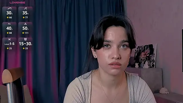 Snapshot of EmeliaReaper chatting on October 17, 9:17 pm EmeliaReaper online show from October 17, 9:17 pm