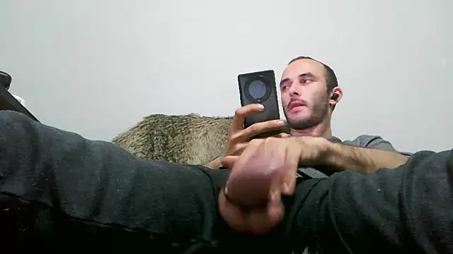 kisandgioni online show from January 24, 6:04 pm