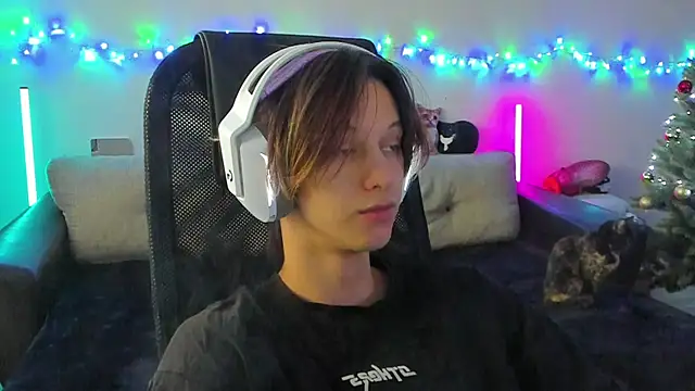 Ostin meow online show from December 15, 6:39 am