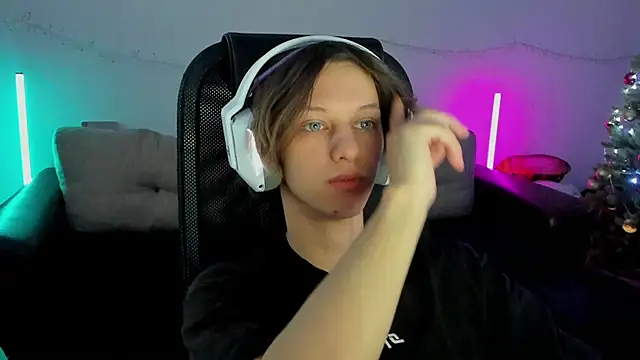 Ostin meow online show from December 20, 9:38 am