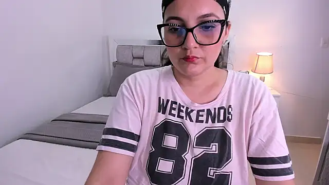 Camilaa bueno online show from April 14, 11:44 pm