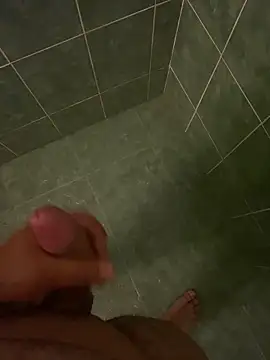 Snapshot of Tommy_y_Pamela chatting on February 11, 5:34 am Tommy y Pamela online show from February 11, 5:34 am