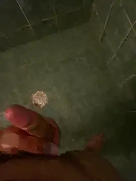 Snapshot of Tommy_y_Pamela chatting on February 16, 12:18 am Tommy y Pamela online show from February 16, 12:18 am