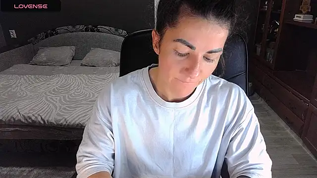 Aria Dl online show from November 4, 5:34 pm