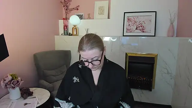 AlexandraKind online show from March 14, 6:21 am