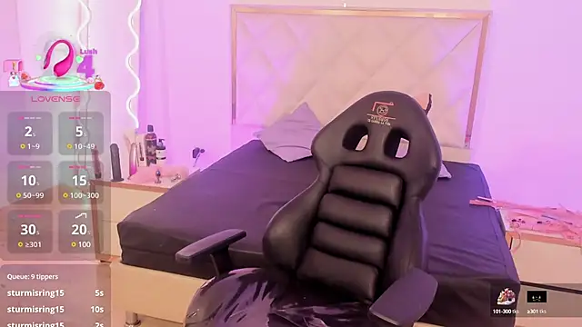 Snapshot of Andy_tay1 chatting on February 27, 9:43 am Andy tay1 online show from February 27, 9:43 am