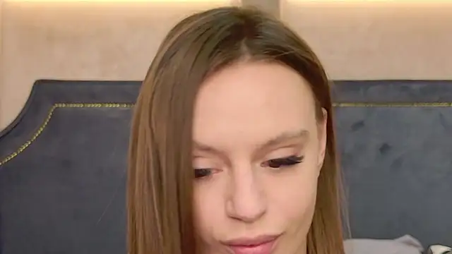 Snapshot of RebeccaMartons chatting on March 8, 12:22 am RebeccaMartons online show from March 8, 12:22 am