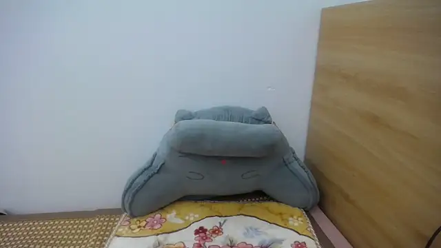 HotQueen online show from February 24, 1:10 pm