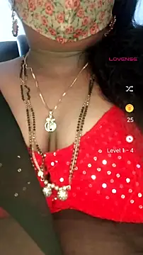 Snapshot of Sexy_Radhikaa chatting on June 27, 6:07 am Sexy Radhikaa online show from June 27, 6:07 am