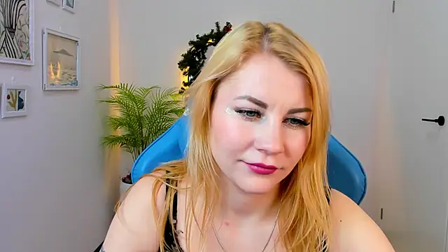 Snapshot of Ver_0nika chatting on December 22, 11:33 am Ver 0nika online show from December 22, 11:33 am