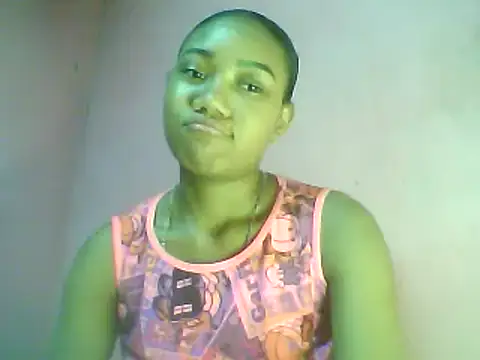 Snapshot of Fariana01 chatting on December 21, 12:42 am Fariana01 online show from December 21, 12:42 am