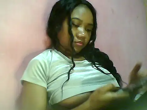 Snapshot of Fariana01 chatting on January 31, 2:15 am Fariana01 online show from January 31, 2:15 am