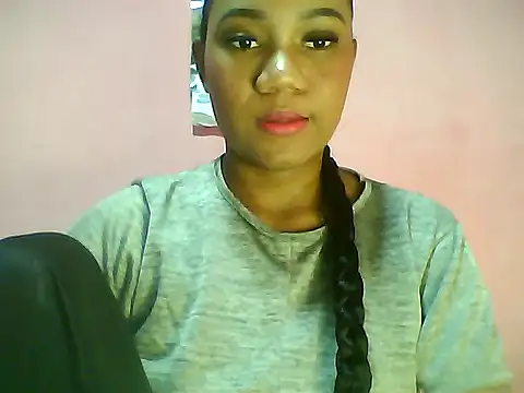 Snapshot of Fariana01 chatting on February 11, 10:39 pm Fariana01 online show from February 11, 10:39 pm